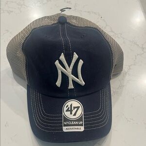 Men’s ‘47 NY Yankees Navy and Tan SnapBack Hat